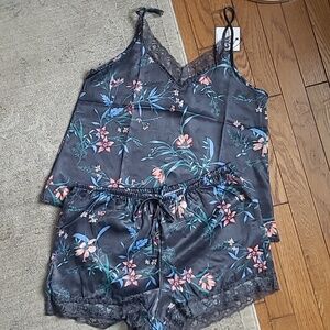 Laundry By Shelli Segal Gray Floral Satin Pajama Set Cami Top & Shorts Medium